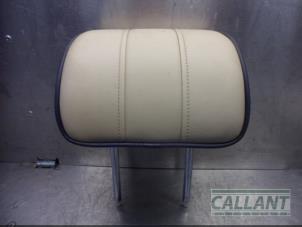 Used Headrest Landrover Range Rover III (LM) 4.4 V8 32V Price € 90,75 Inclusive VAT offered by Garage Callant