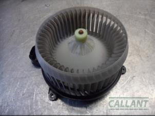 Used Heating and ventilation fan motor Landrover Range Rover IV (LG) 3.0 TDV6 24V Price € 90,75 Inclusive VAT offered by Garage Callant
