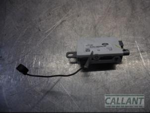 Usados Amplificador de antena Landrover Range Rover IV (LG) 3.0 TDV6 24V Precio € 30,25 IVA incluido ofrecido por Garage Callant