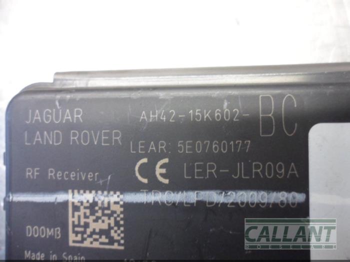 Antena (varios) de un Land Rover Range Rover IV (LG) 3.0 TDV6 24V 2015