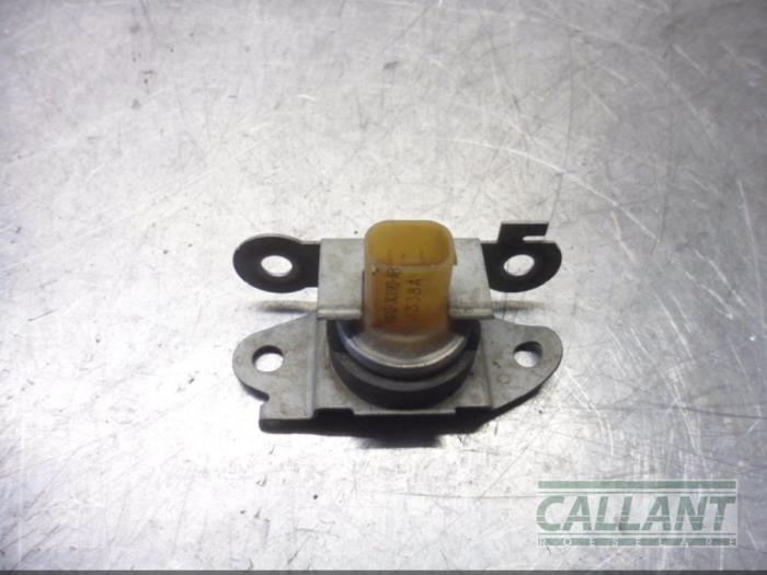 Acceleration sensor