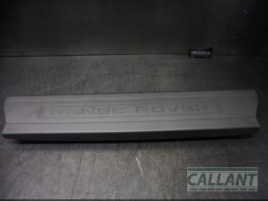 Usados Entrada posterior derecha Landrover Range Rover IV (LG) 3.0 TDV6 24V Precio € 48,40 IVA incluido ofrecido por Garage Callant