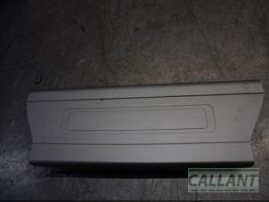 Używane Próg drzwi lewa Landrover Range Rover IV (LG) 3.0 TDV6 24V Cena € 60,50 Z VAT oferowane przez Garage Callant