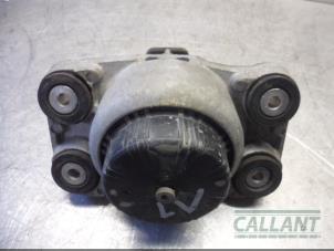 Used Engine mount Landrover Range Rover Sport (LW) 3.0 TDV6 Price € 30,25 Inclusive VAT offered by Garage Callant