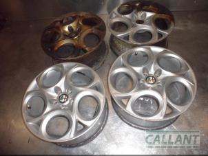 Gebrauchte Felgen Set Alfa Romeo Giulietta (940) 1.6 JTDm 16V Preis € 302,50 Mit Mehrwertsteuer angeboten von Garage Callant