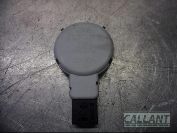 Begagnade Regnsensor Volvo V60 I (FW/GW) 2.0 D2 16V Pris € 30,25 Inklusive moms erbjuds av Garage Callant