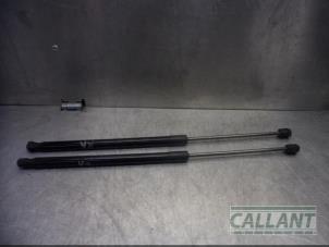 Used Set of gas struts for boot Volvo V60 I (FW/GW) 2.0 D2 16V Price € 30,25 Inclusive VAT offered by Garage Callant