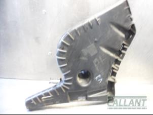 Used Rear bumper bracket, right Volvo V60 I (FW/GW) 2.0 D2 16V Price € 12,10 Inclusive VAT offered by Garage Callant
