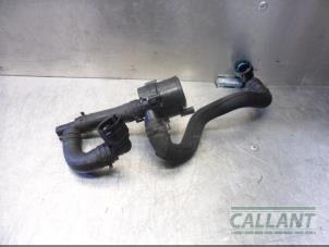 Usados Bomba de agua adicional Jaguar XE 2.0 D E-Performance 16V Precio € 60,50 IVA incluido ofrecido por Garage Callant