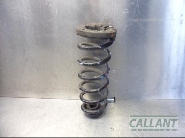 Rear coil spring Jaguar XE 2.0 D EPerformance 16V T4N3684