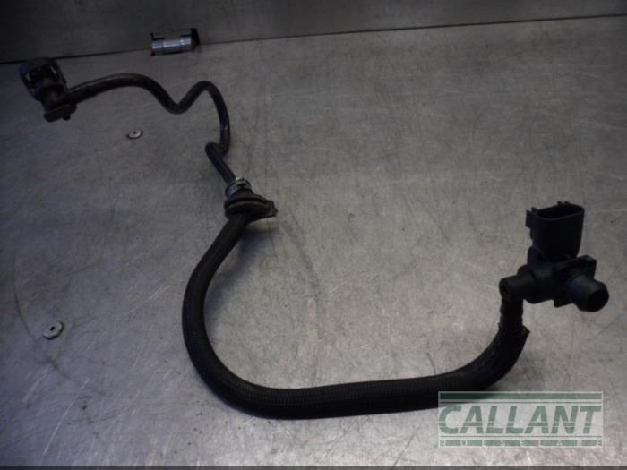 Gebrauchte Leitung (sonstige) Volvo V60 I (FW/GW) 2.0 D2 16V Preis € 24,20 Mit Mehrwertsteuer angeboten von Garage Callant