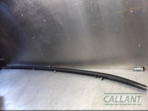 Used Roof rail, right Volvo V60 I (FW/GW) 2.0 D2 16V Price € 60,50 Inclusive VAT offered by Garage Callant