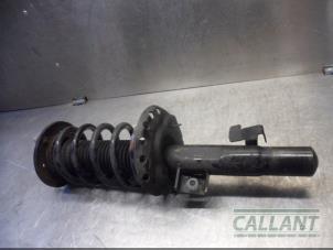 Used Front shock absorber, right Volvo V60 I (FW/GW) 2.0 D2 16V Price € 60,50 Inclusive VAT offered by Garage Callant