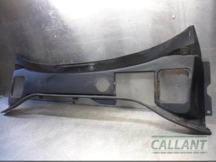 Używane Parawan Volvo V60 I (FW/GW) 2.0 D2 16V Cena € 60,50 Z VAT oferowane przez Garage Callant