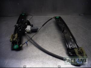 Usagé Mécanique vitre 4portes avant droite Jaguar XE 2.0d 180 16V Prix € 90,75 Prix TTC proposé par Garage Callant