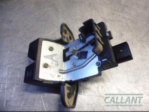 Usagé Mécanique de verrouillage hayon Kia Ceed (CDB5/CDBB) 1.0i T-GDi 12V Prix € 48,40 Prix TTC proposé par Garage Callant