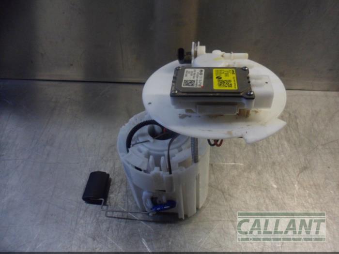 Bomba eléctrica de combustible de un Kia Ceed (CDB5/CDBB) 1.0i T-GDi 12V 2020
