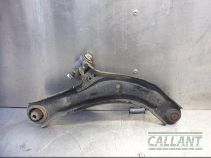 Front wishbone, left from a Nissan NV 200 (M20M) 1.5 dCi 90 2019