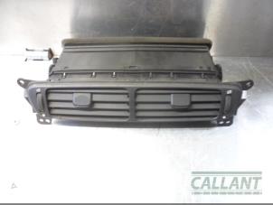 Usados Rejilla de aire de salpicadero Jaguar S-type (X200) 2.7 TD 24V Euro IV Precio € 30,25 IVA incluido ofrecido por Garage Callant