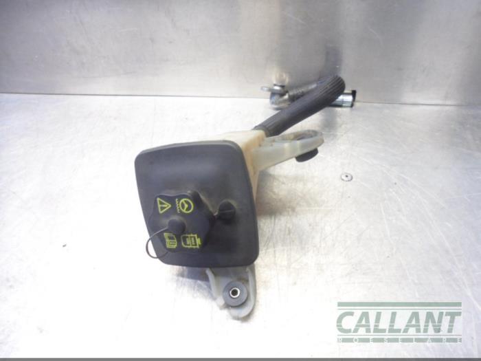 Begagnade Styrservotank Jaguar S-type (X200) 2.7 TD 24V Euro IV Pris € 30,25 Inklusive moms erbjuds av Garage Callant
