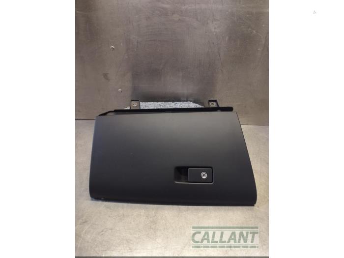 Begagnade Handskfack Volvo S60 II (FS) 2.0 D3 16V Pris € 60,50 Inklusive moms erbjuds av Garage Callant