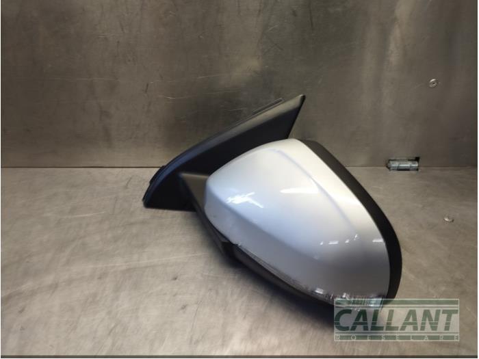 Wing mirror, left from a Volvo S60 II (FS) 2.0 D3 16V 2016