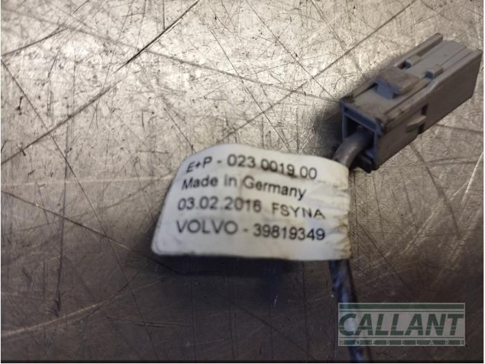 Hochtöner van een Volvo S60 II (FS) 2.0 D3 16V 2016
