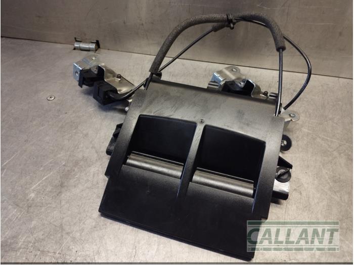 Begagnade Baksäteslås Volvo S60 II (FS) 2.0 D3 16V Pris € 30,25 Inklusive moms erbjuds av Garage Callant