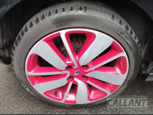 Used Sport rims set + tires Renault Clio IV (5R) 1.5 Energy dCi 90 FAP Price € 484,00 Inclusive VAT offered by Garage Callant