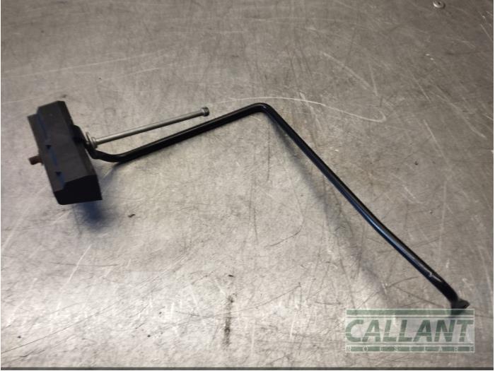 Begagnade Extrabatteri Jaguar XF (CC9) 3.0 D V6 24V Pris € 12,10 Inklusive moms erbjuds av Garage Callant