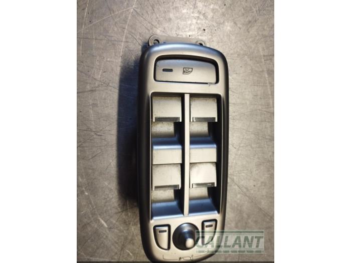 Usados Interruptor combinado de ventanillas Jaguar XF (CC9) 3.0 D V6 24V Precio € 60,50 IVA incluido ofrecido por Garage Callant