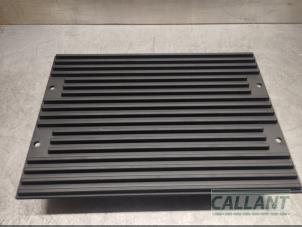 Used Radio amplifier Jaguar XF (CC9) 3.0 D V6 24V Price € 151,25 Inclusive VAT offered by Garage Callant