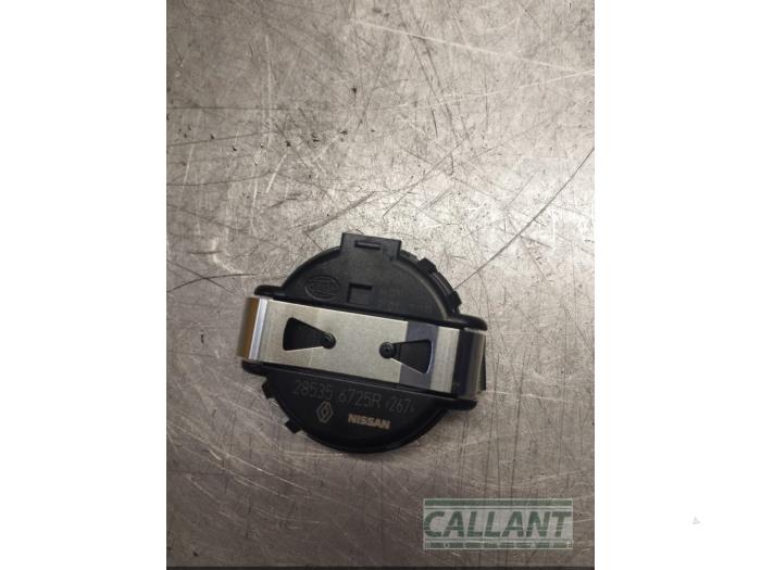 Begagnade Regnsensor Renault Clio IV (5R) 1.5 Energy dCi 90 FAP Pris € 60,50 Inklusive moms erbjuds av Garage Callant