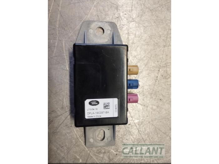 Używane Antena (rózne) Jaguar XE 2.0d 180 16V Cena € 24,20 Z VAT oferowane przez Garage Callant