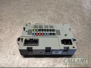 Used Fuse box Jaguar XE 2.0d 180 16V Price € 60,50 Inclusive VAT offered by Garage Callant