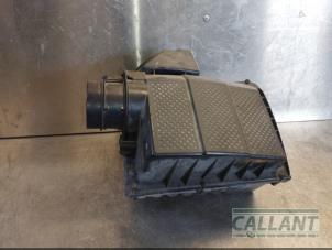 Usados Cuerpo de filtro de aire Landrover Range Rover Sport (LS) 2.7 TDV6 24V Precio € 60,50 IVA incluido ofrecido por Garage Callant