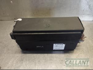 Usados Caja de fusibles Landrover Range Rover Sport (LS) 2.7 TDV6 24V Precio € 151,25 IVA incluido ofrecido por Garage Callant