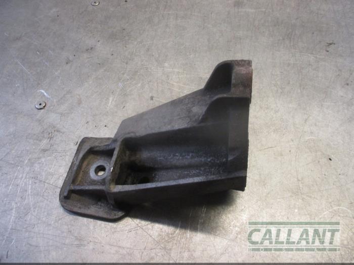 Used Engine mount Landrover Range Rover Sport (LS) 2.7 TDV6 24V Price € 60,50 Inclusive VAT offered by Garage Callant