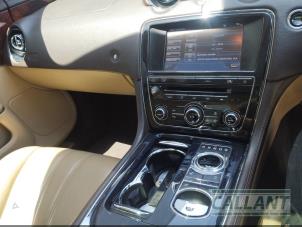Used Gear stick Jaguar XJ (X351) 3.0 D V6 24V Price € 363,00 Inclusive VAT offered by Garage Callant