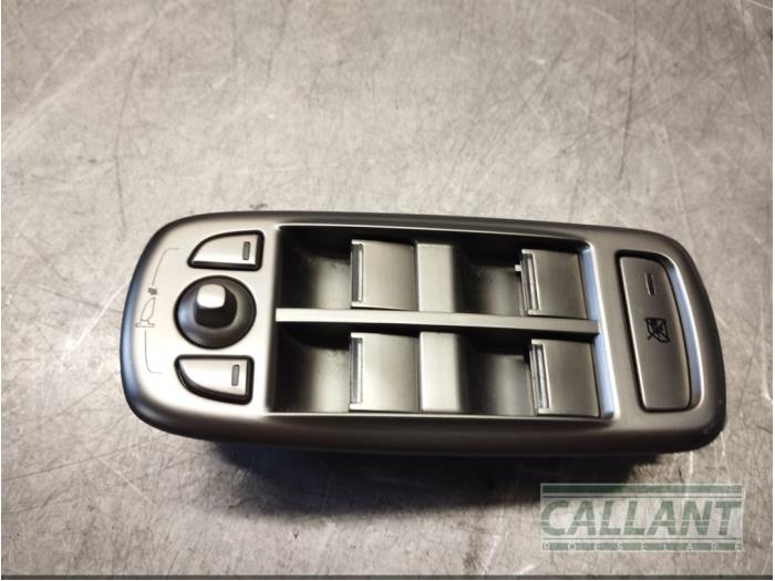 Usados Interruptor combinado de ventanillas Jaguar XF (CC9) 2.7 D V6 24V Precio € 60,50 IVA incluido ofrecido por Garage Callant