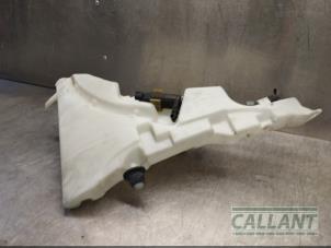 Usagé Réservoir lave-glace avant Jaguar XF (CC9) 2.7 D V6 24V Prix € 90,75 Prix TTC proposé par Garage Callant