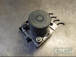 Used ABS pump Jaguar XF (CC9) 2.7 D V6 24V Price € 181,50 Inclusive VAT offered by Garage Callant