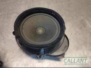 Used Speaker Landrover Discovery IV (LAS) 3.0 TD V6 24V Price € 18,15 Inclusive VAT offered by Garage Callant