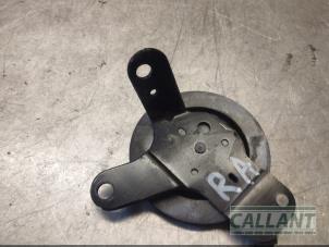 Used Rear gas strut, right Landrover Discovery IV (LAS) 3.0 TD V6 24V Price € 24,20 Inclusive VAT offered by Garage Callant