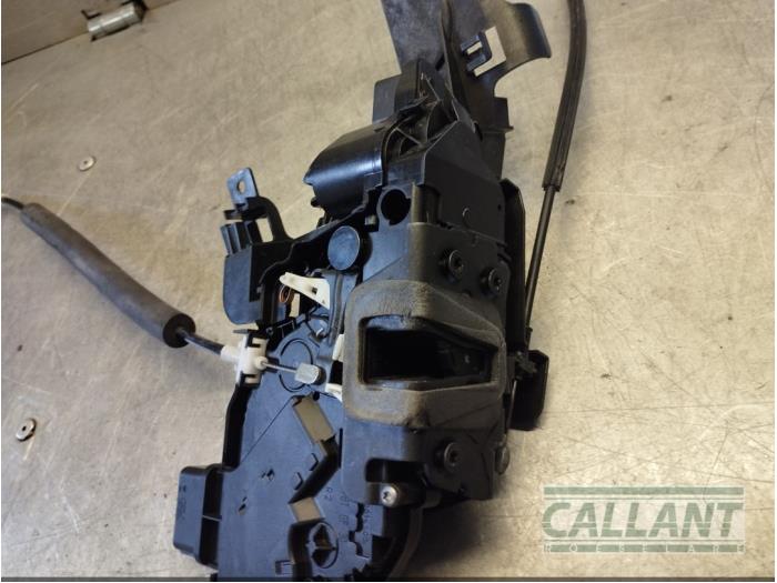 Front door lock mechanism 4door, right Jaguar XF 3.0 D V6 24V JDE38172
