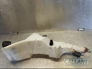 Used Front windscreen washer reservoir Jaguar XF (CC9) 3.0 D V6 24V Price € 90,75 Inclusive VAT offered by Garage Callant