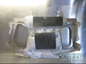 Używane Plyta ochronna podlogowa Landrover Range Rover Sport (LW) 3.0 TDV6 Cena € 121,00 Z VAT oferowane przez Garage Callant