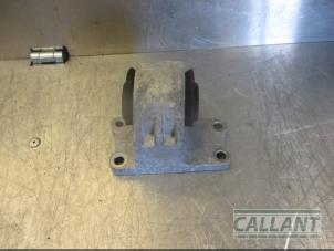 Used Gearbox mount Landrover Range Rover Sport (LW) 3.0 TDV6 Price € 30,25 Inclusive VAT offered by Garage Callant