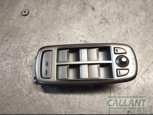 Usados Interruptor combinado de ventanillas Jaguar XF (CC9) 3.0 V6 24V Precio € 60,50 IVA incluido ofrecido por Garage Callant