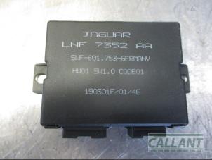 Usagé Module PDC Jaguar XJ8 (X308) 3.2 V8 32V Executive,Sport Prix € 90,75 Prix TTC proposé par Garage Callant